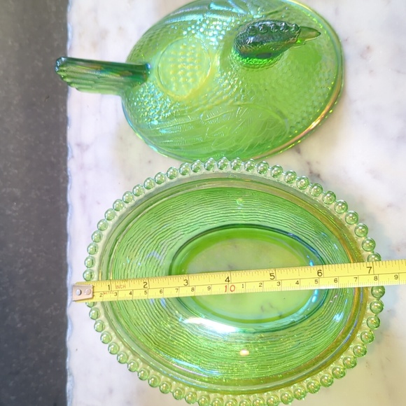 Indiana glass lime green iridescent sitting hen candy dish - Picture 15 of 16
